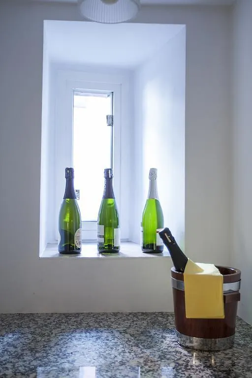 Stayingirona. Apartamento Cava Apartment Girona