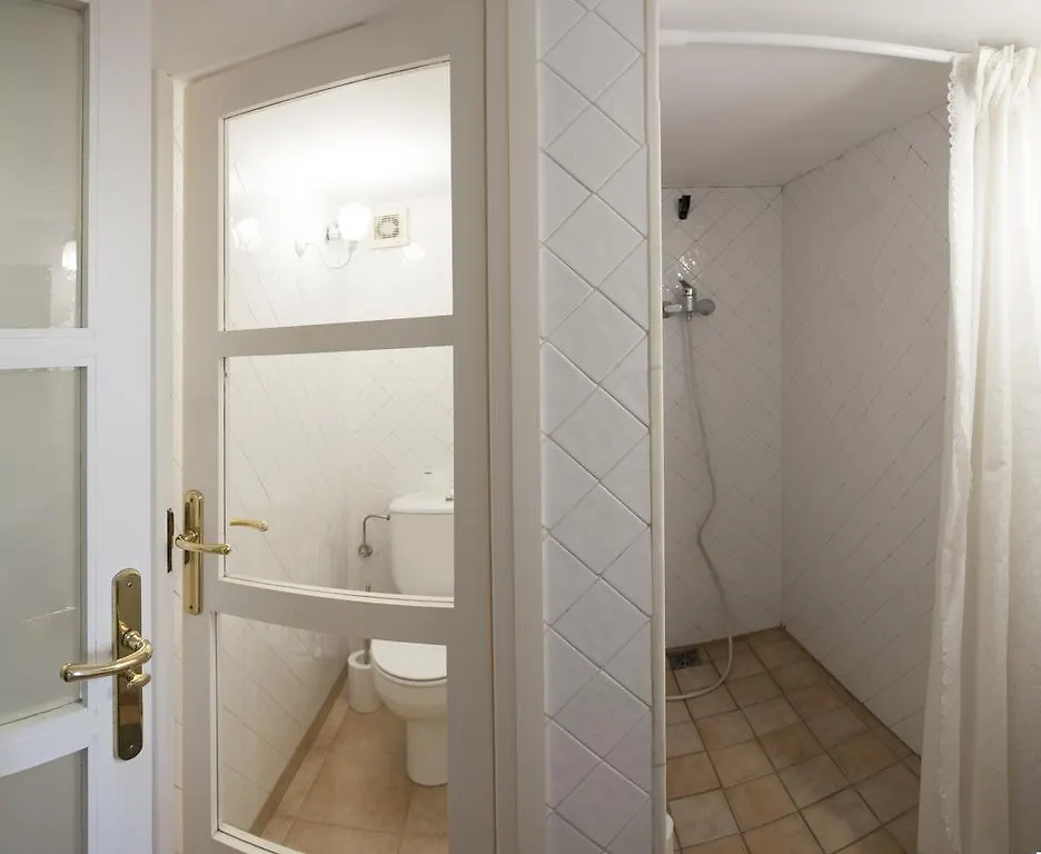 Stayingirona. Apartamento Cava Apartment Girona