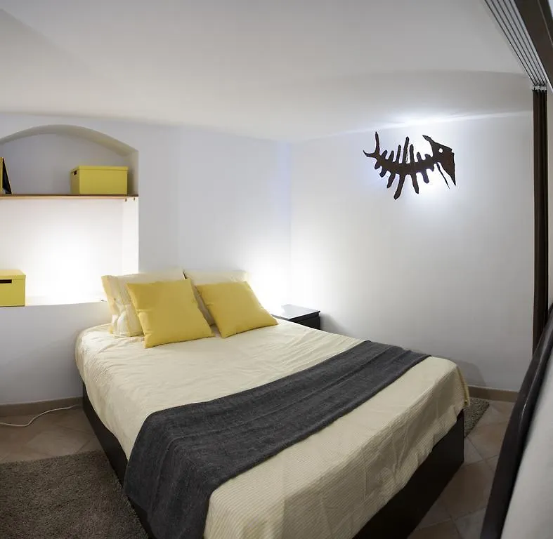Stayingirona. Apartamento Cava 0*, Girona Spain